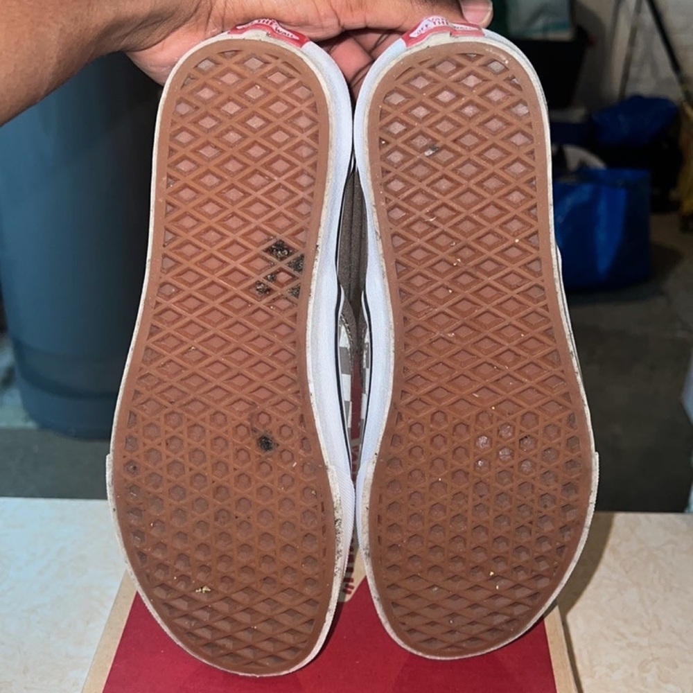 Vans - Picture 5 of 6
